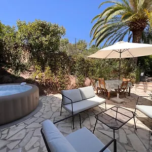 Apartment Simone, Maison, Quartier Calme, Grande Terrasse, Spa, Barbecue, 2, Fréjus